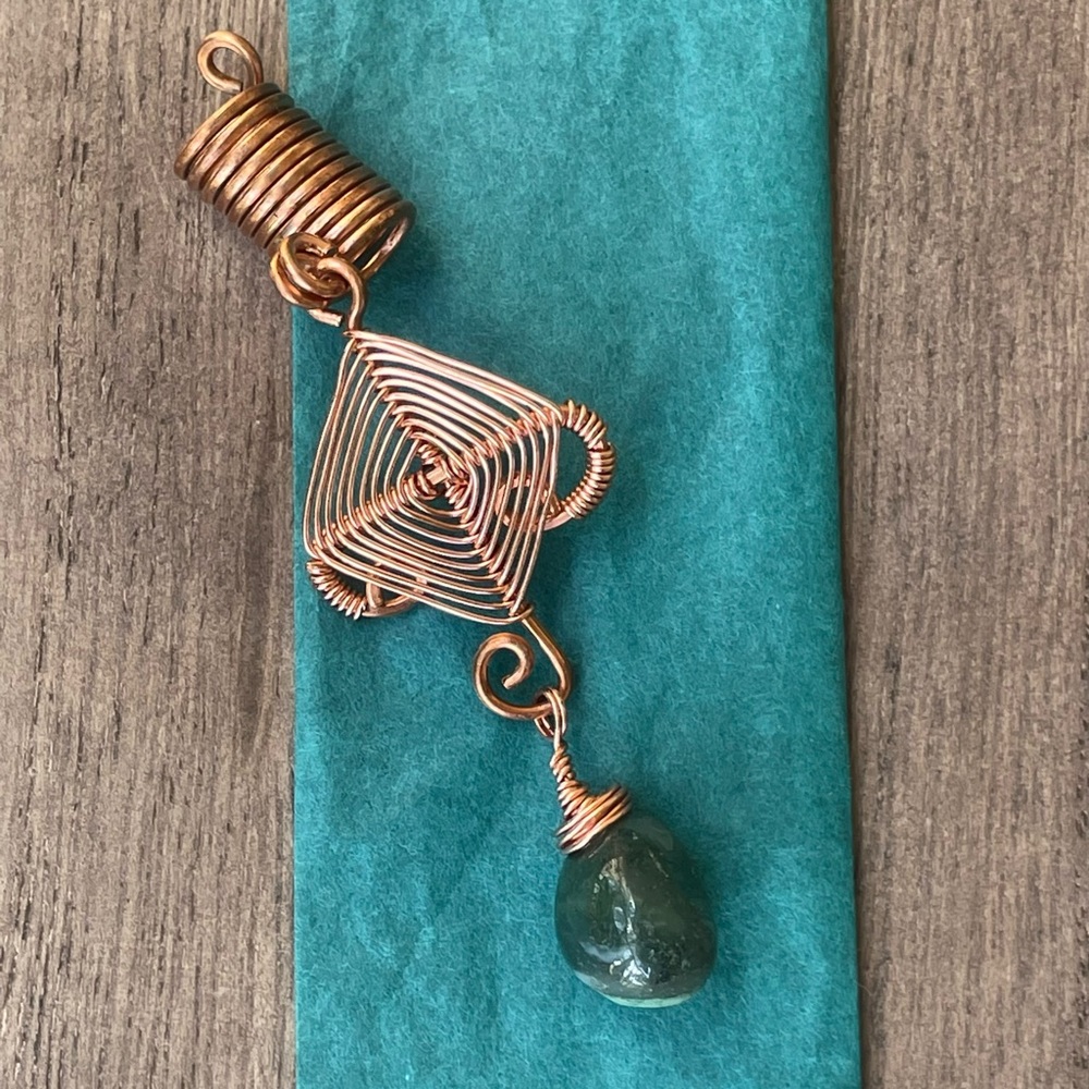 Loc/hair jewelry adorned w/green volcanic rock & rose gold colored wire